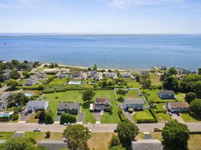 8 Sinnickson Road, Center Moriches NY 11934