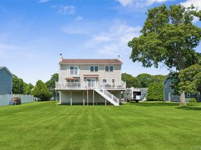 8 Sinnickson Road, Center Moriches NY 11934