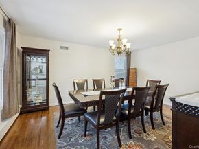 8 Sinnickson Road, Center Moriches NY 11934