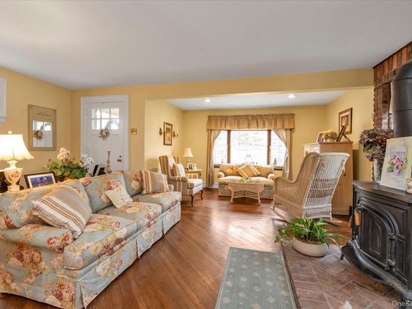 13 Everett Street, Lynbrook NY 11563