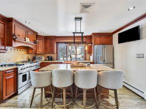 225 Farhan Lane, North Babylon NY 11703