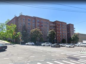 241-20 Northern Boulevard 4A, Douglaston NY 11362