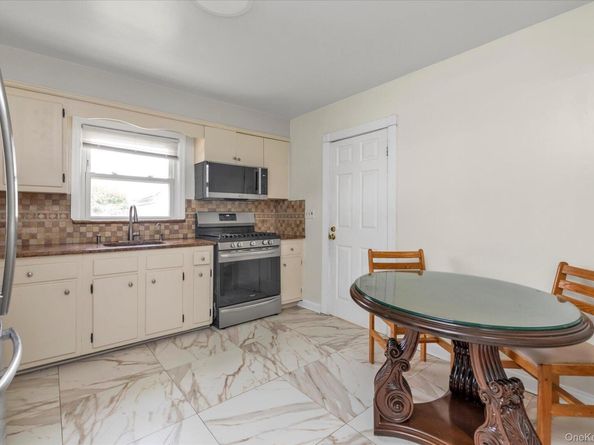 1039 Elizabeth Street, Baldwin NY 11510