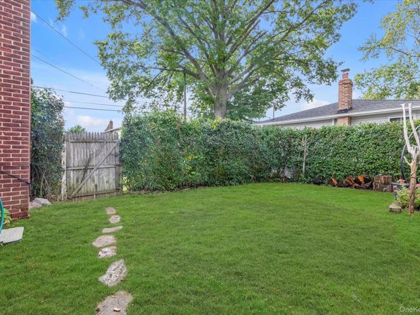 1039 Elizabeth Street, Baldwin NY 11510
