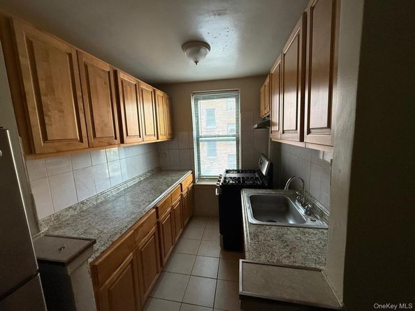 3231 Barker Ave Avenue 2A, Bronx NY 10467
