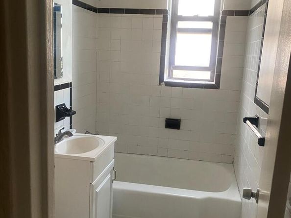3231 Barker Ave Avenue 2A, Bronx NY 10467
