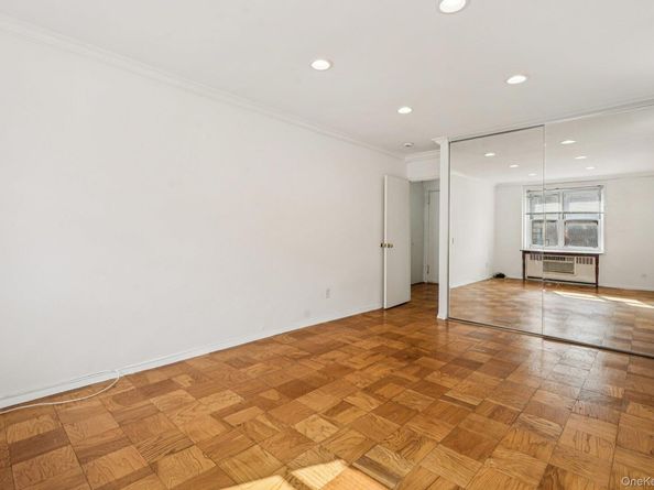 16 Lake Street 3G, White Plains NY 10603