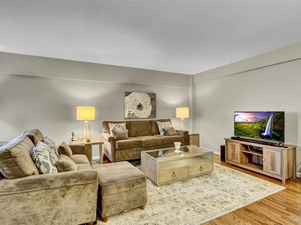 30 Daley Place 247, Lynbrook NY 11563