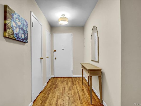 30 Daley Place 247, Lynbrook NY 11563