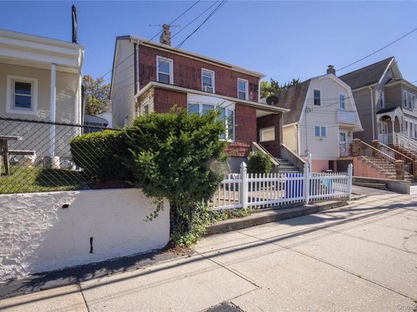 249 N Macquesten Parkway, Mount Vernon NY 10550