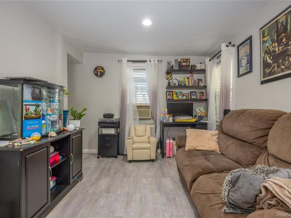 249 N Macquesten Parkway, Mount Vernon NY 10550