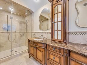 40 Somerset Place, Syosset NY 11791