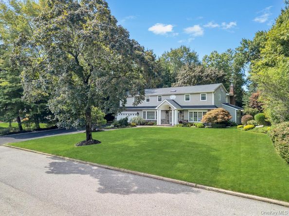 40 Somerset Place, Syosset NY 11791