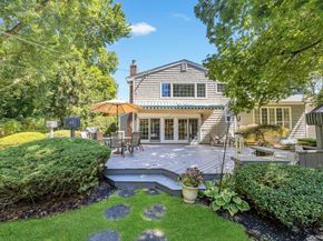 40 Somerset Place, Syosset NY 11791