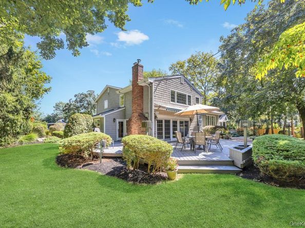 40 Somerset Place, Syosset NY 11791