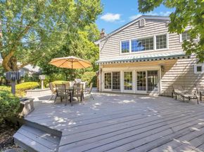 40 Somerset Place, Syosset NY 11791