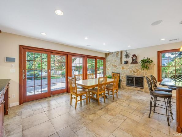 40 Somerset Place, Syosset NY 11791
