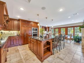 40 Somerset Place, Syosset NY 11791