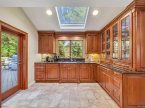 40 Somerset Place, Syosset NY 11791