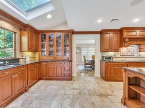 40 Somerset Place, Syosset NY 11791