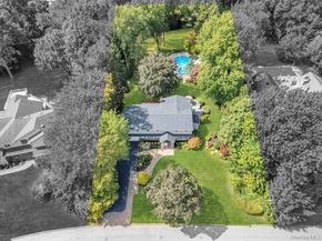 40 Somerset Place, Syosset NY 11791