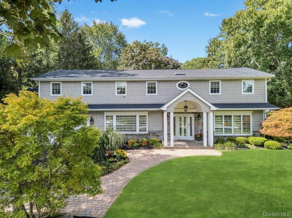 40 Somerset Place, Syosset NY 11791
