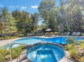 40 Somerset Place, Syosset NY 11791