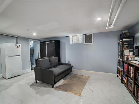 7 Willis Avenue, Floral Park NY 11001