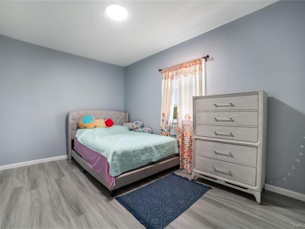 7 Willis Avenue, Floral Park NY 11001