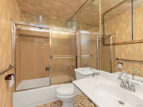 28 Spring Hollow, Roslyn NY 11576
