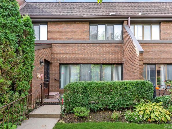 28 Spring Hollow, Roslyn NY 11576