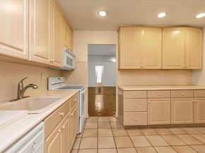28 Spring Hollow, Roslyn NY 11576