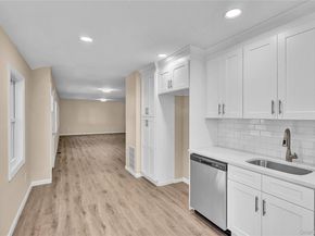 31 Fawn Lane W, South Setauket NY 11720