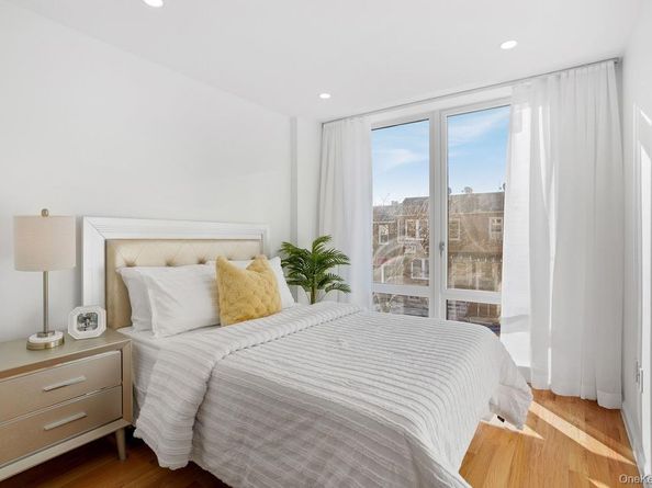 56-02 31st Avenue 2A, Woodside NY 11377