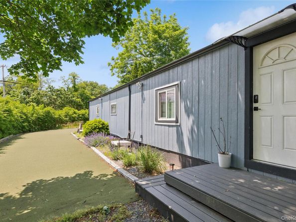 8 North Railroad Avenue, Jamesport NY 11901-6016