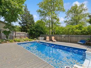 8 North Railroad Avenue, Jamesport NY 11901-6016