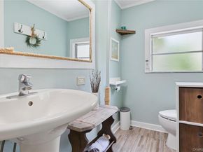 8 North Railroad Avenue, Jamesport NY 11901-6016