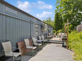 8 North Railroad Avenue, Jamesport NY 11901-6016