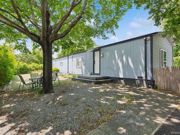 8 North Railroad Avenue, Jamesport NY 11901-6016
