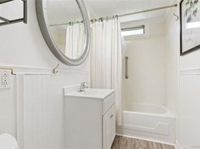 8 North Railroad Avenue, Jamesport NY 11901-6016