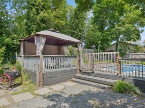 8 North Railroad Avenue, Jamesport NY 11901-6016