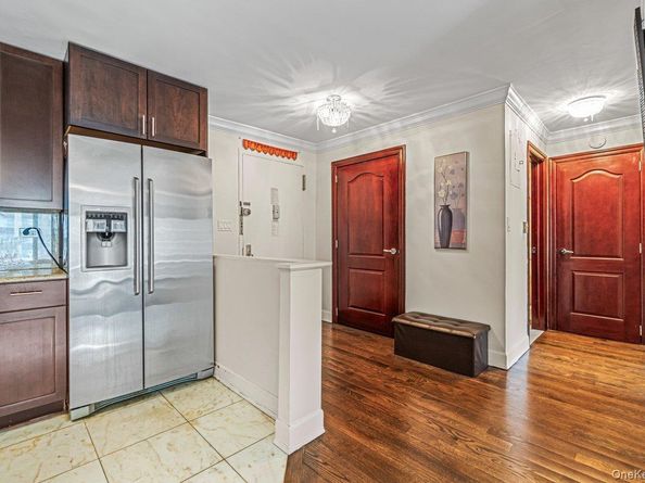 18-05 215 Street 11K, Bayside NY 11360
