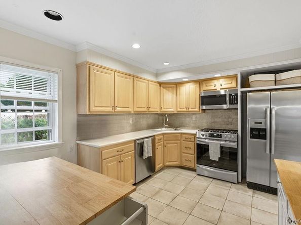 181 Tottenham Road, Lynbrook NY 11563