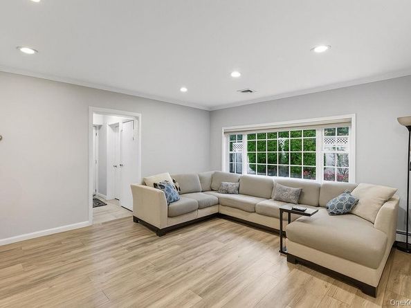 181 Tottenham Road, Lynbrook NY 11563