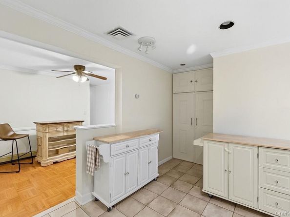 181 Tottenham Road, Lynbrook NY 11563
