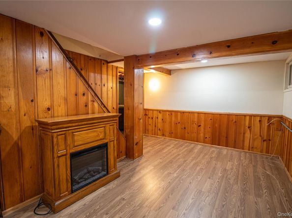 22 Meadowood Court, Huntington NY 11743