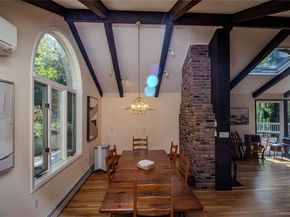 22 Meadowood Court, Huntington NY 11743