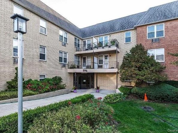 596 Broadway 16B, Lynbrook NY 11563