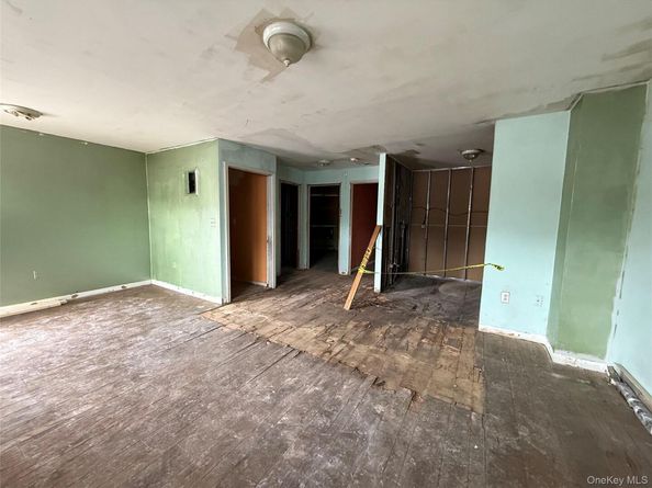 1754 Givan Avenue, Bronx NY 10469