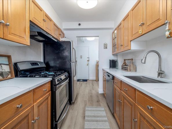 560 W Broadway 4G, Long Beach NY 11561